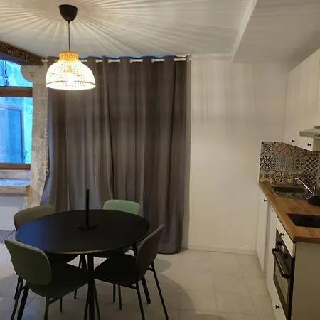 Appartement De Charme, Au Calme Dans Le Vieux Chaumont