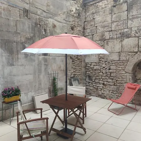 De Charme, Au Calme Dans Le Vieux Chaumont * Chaumont (Haute-Marne)
