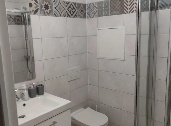 De Charme, Au Calme Dans Le Vieux Chaumont (Haute-Marne)