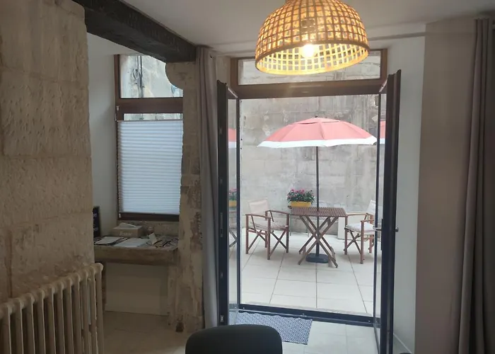 Apartmán De Charme, Au Calme Dans Le Vieux *